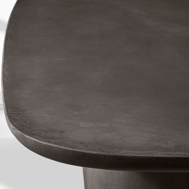 Ottoic Dining Table